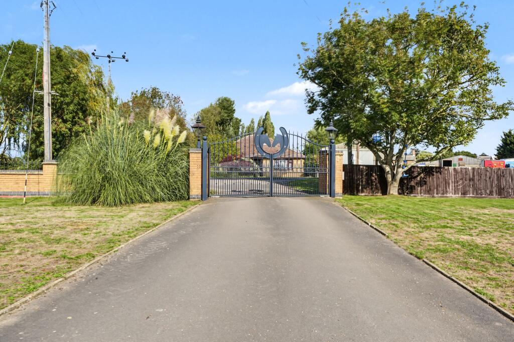 House in Peterborough - View 4
