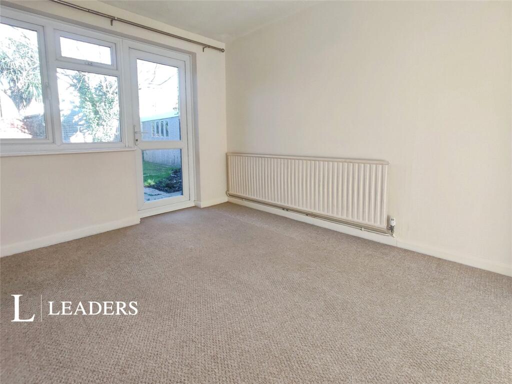 Thakeham Close, East Preston photo 3