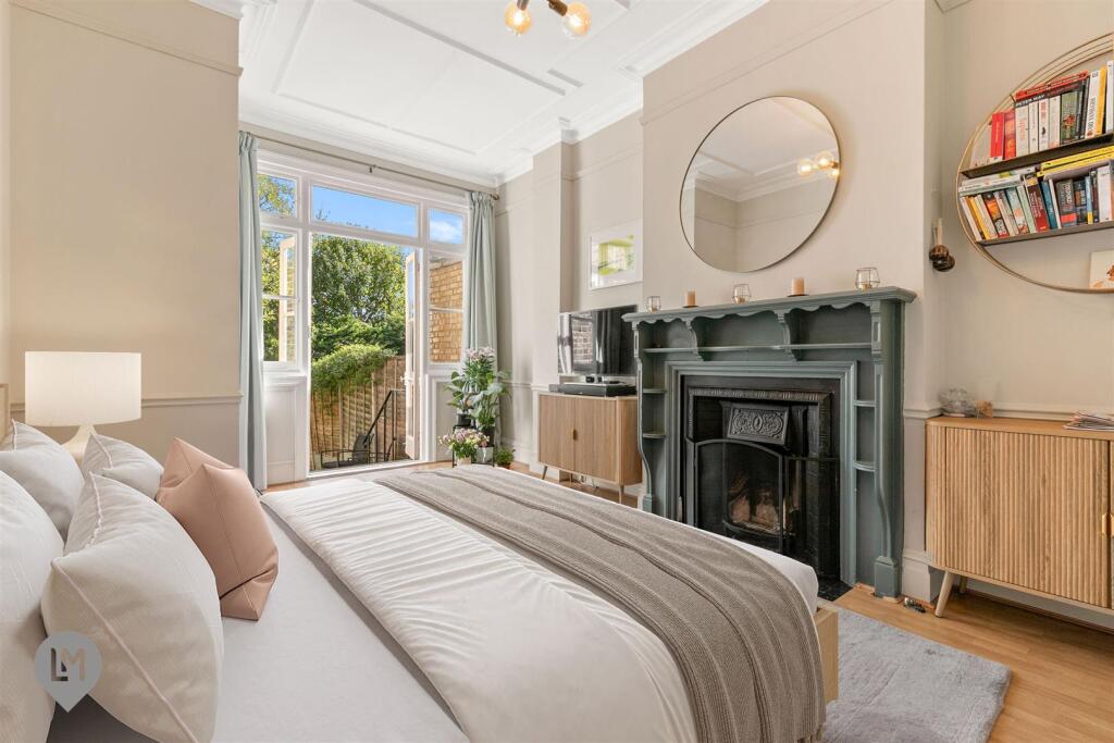 Apartment in London - View 5