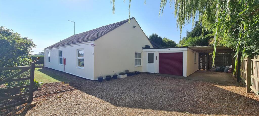 3-bed bungalow on Woad Lane, Long Sutton, £350,000