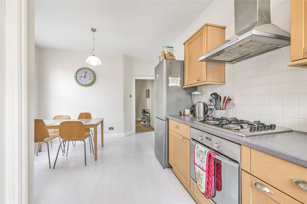 Apartment in London - More