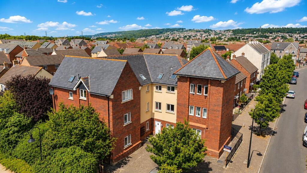 Griffen Road, Weston Village