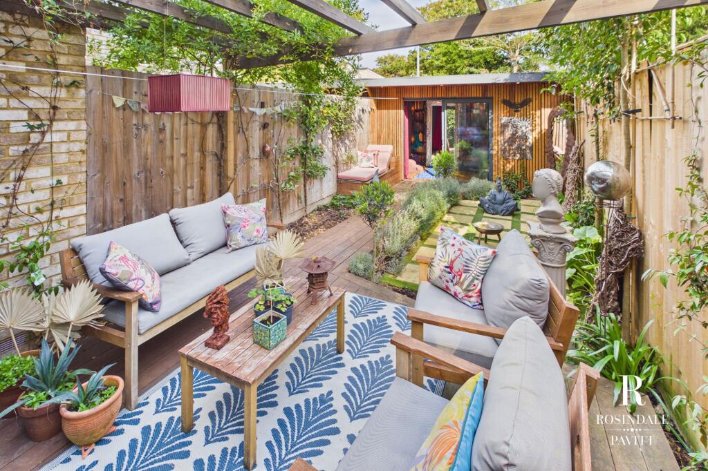 House in London, Hackbridge - View 4