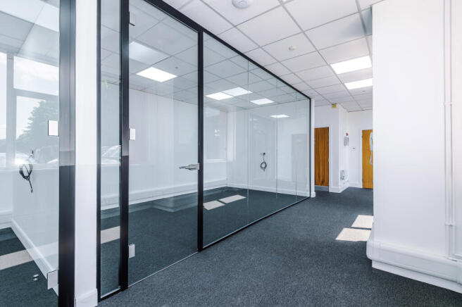 Unit B4, Southmoor Park - Mileway-12.jpg