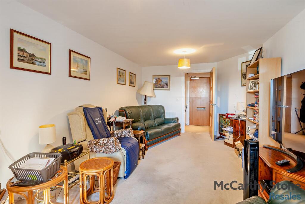 19 Eastland Grange, 16 Valentine Road, Hunstanton, Norfolk, PE36 5FA photo 3