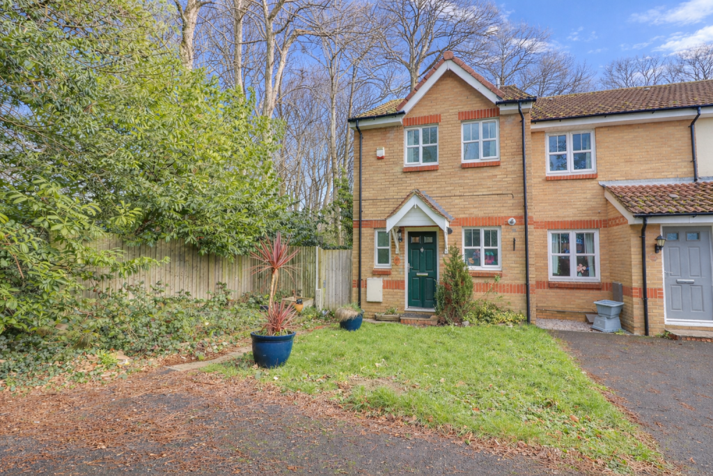 2-bed terraced on Bevan Close, Woolston, £260,000