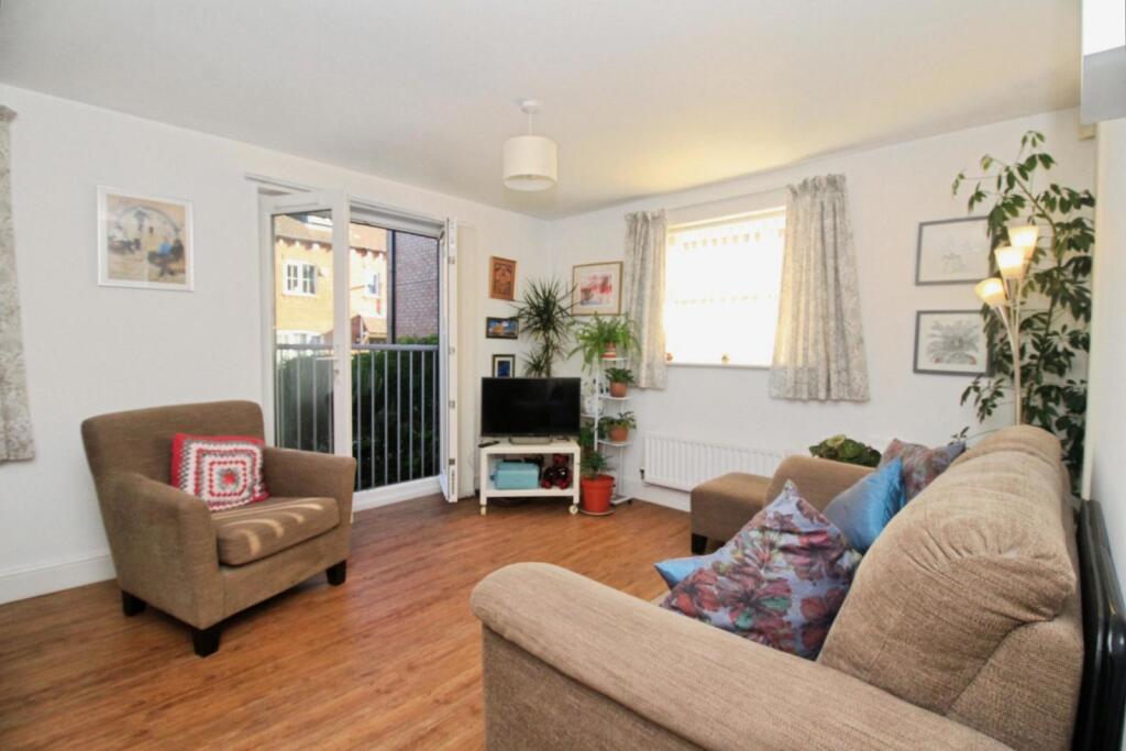 Long Meadow Drive, Hinckley, Leicestershire, LE10 photo 4