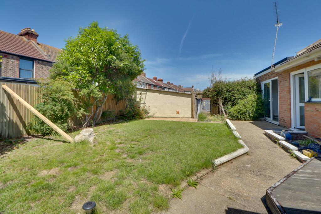 Pepys Close, Southsea photo 3