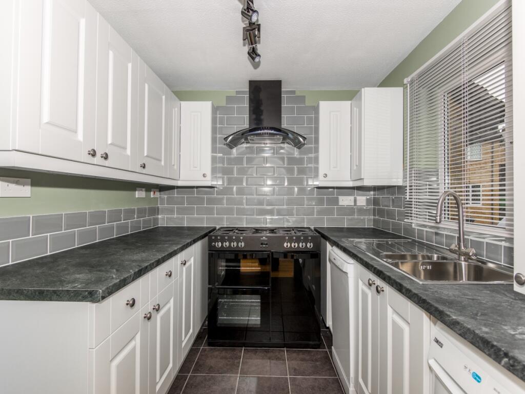 Main image of property: Wellesbourne Close, Abingdon
