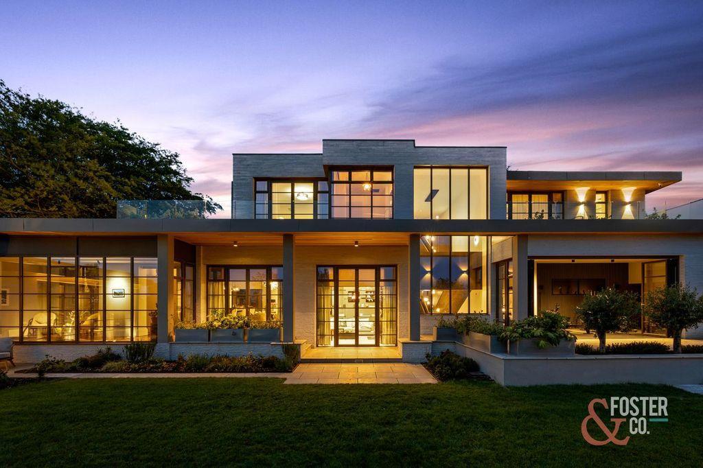 House in Hove, Hangleton - View 2