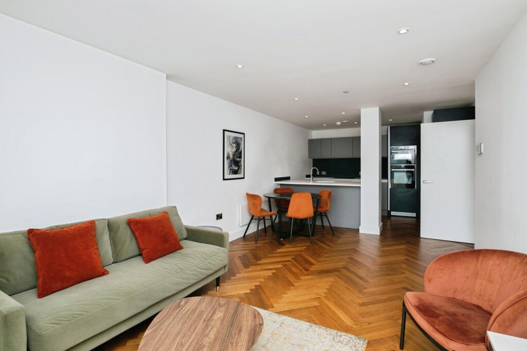 Apartment in Manchester, City Centre - View 4