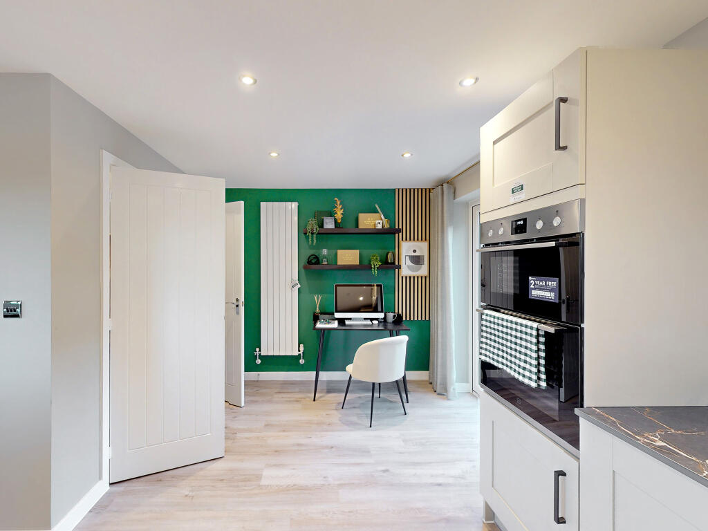 House in Gloucester - View 3