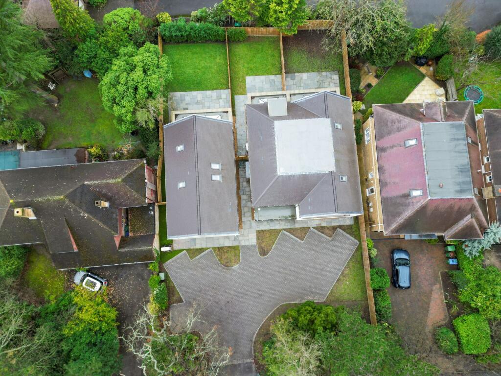 Stevens Lane, Claygate, KT10 image 3