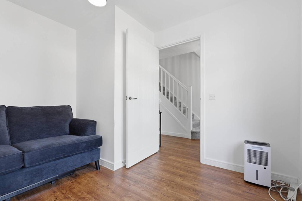 House in Viewpark, Langmuir, Kirkwood - More