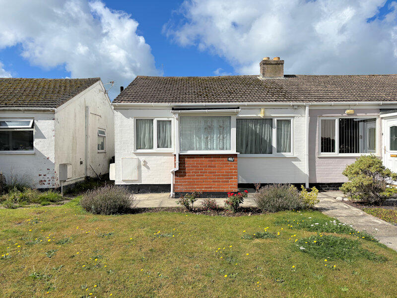 Main image of property: 40 Cantref, Tywyn, Gwynedd, LL36 0BW