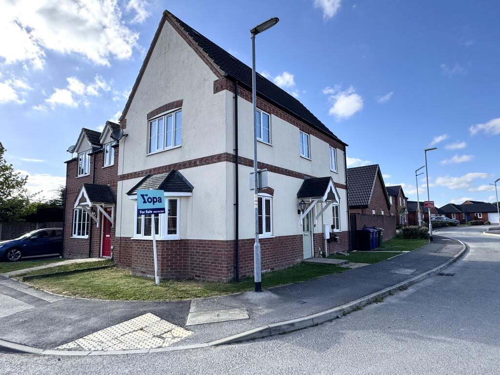 3-bed semi-detached on Saxon Way, Bardney, LN3, £195,000