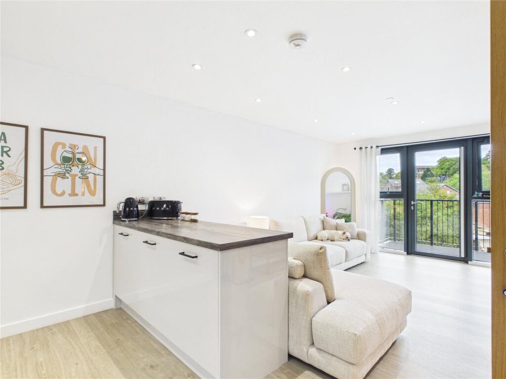Apartment in Macclesfield, Moss Rose - View 5