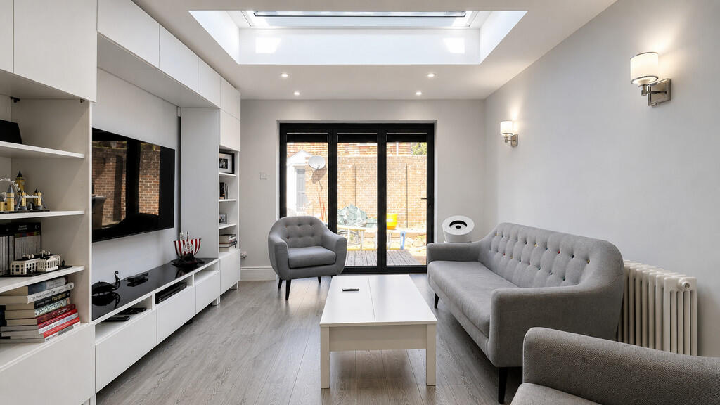 House in East Hampshire, Bell Hill, Petersfield - View 5