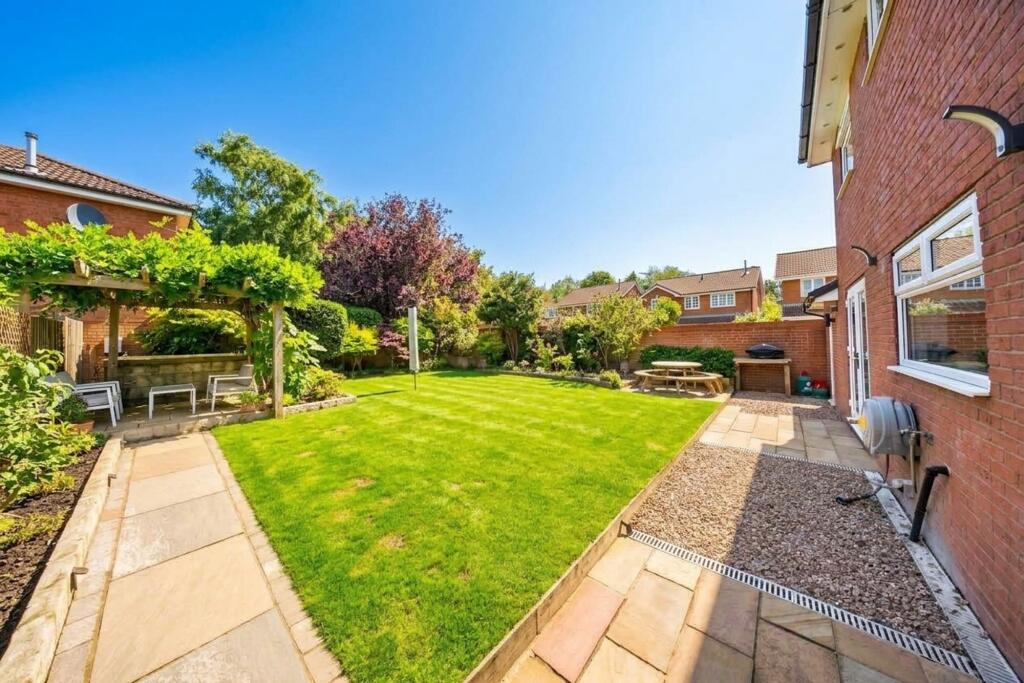 Killingbeck Close, Burscough, L40 photo 4