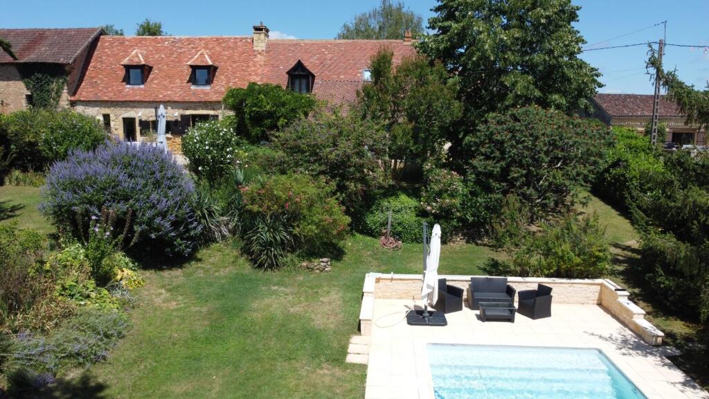 Main image of property: COUX-ET-BIGAROQUE