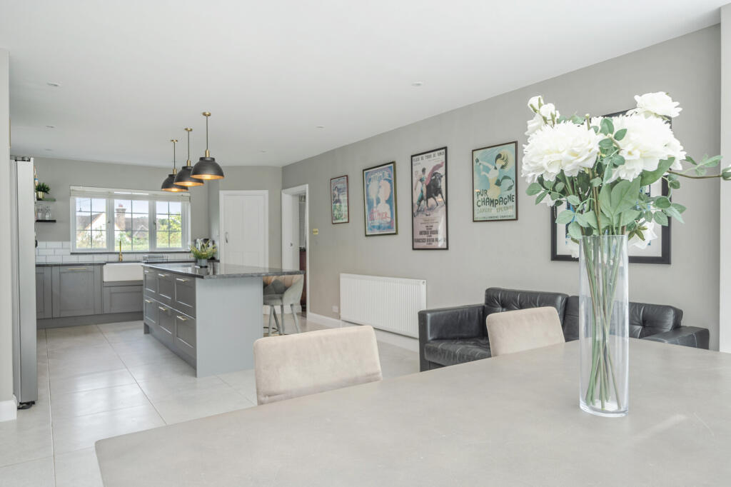 House in Hemel Hempstead - More