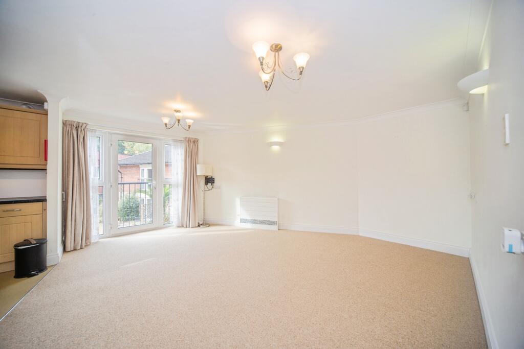 Apartment in Southampton - View 5