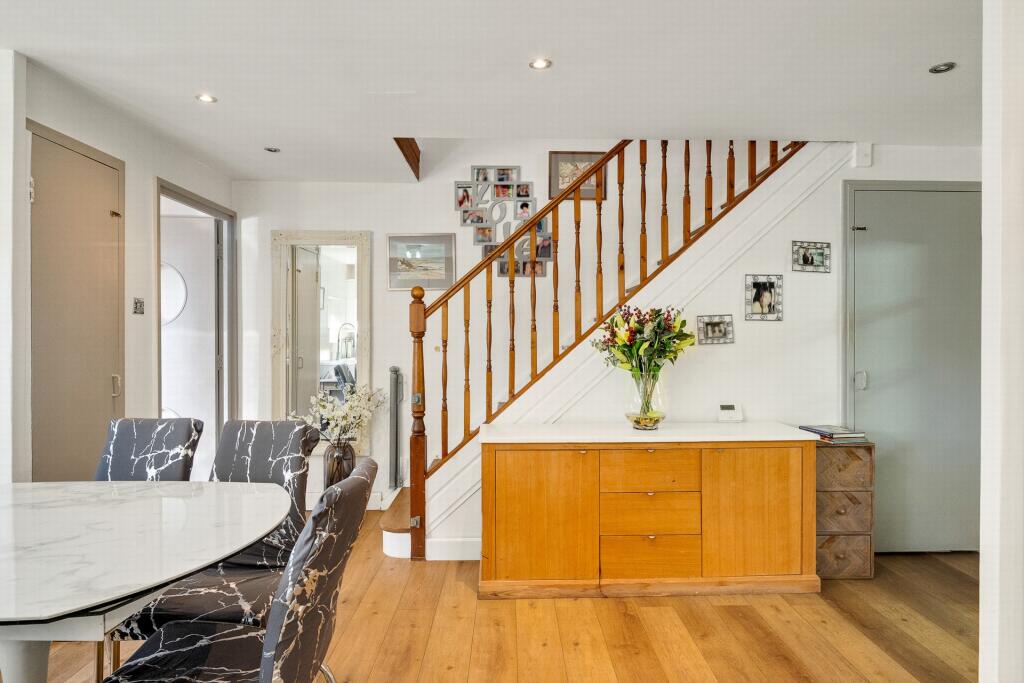 House in London - View 4