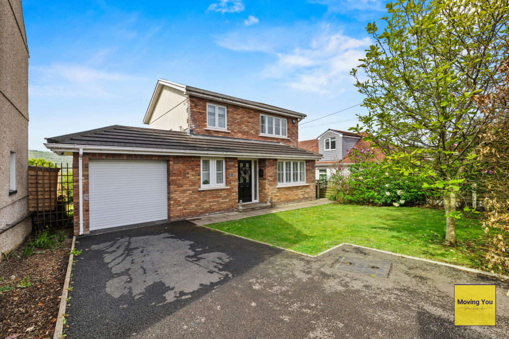 3-bed detached on Neath Road, Pontardawe, Swansea, SA8, £350,000