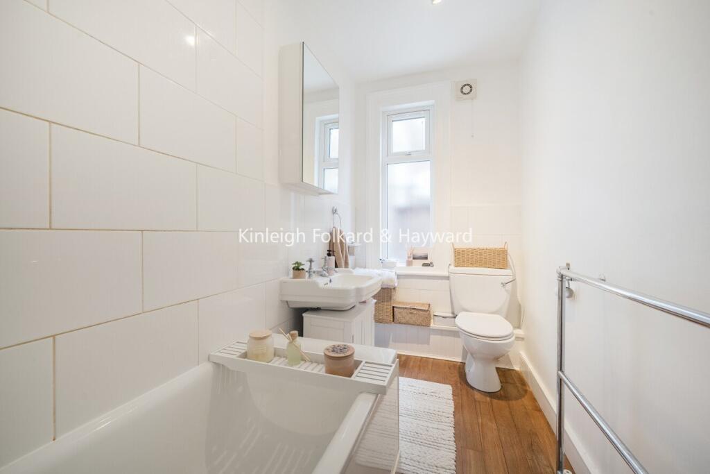 Apartment in London - View 5