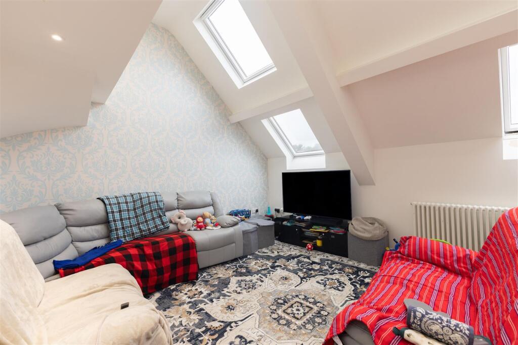 Apartment in St Leonards-on-Sea, Silverhill - View 4