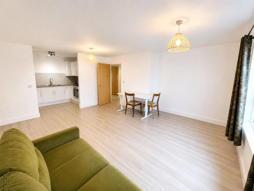Apartment in Guildford - View 3