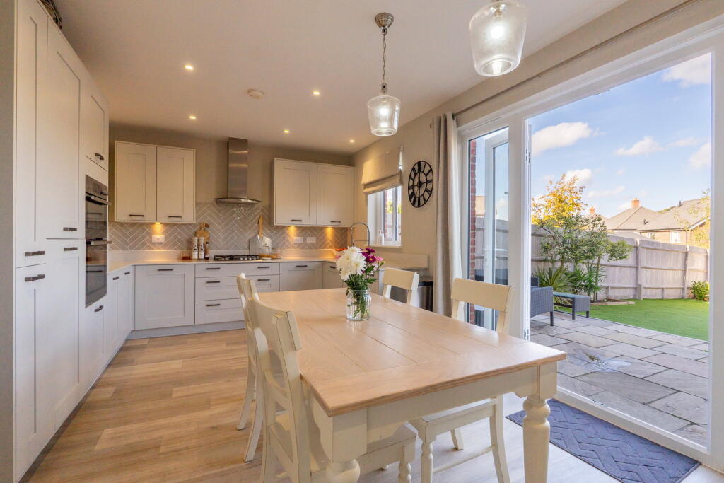 House in East Hampshire, Alton - View 2