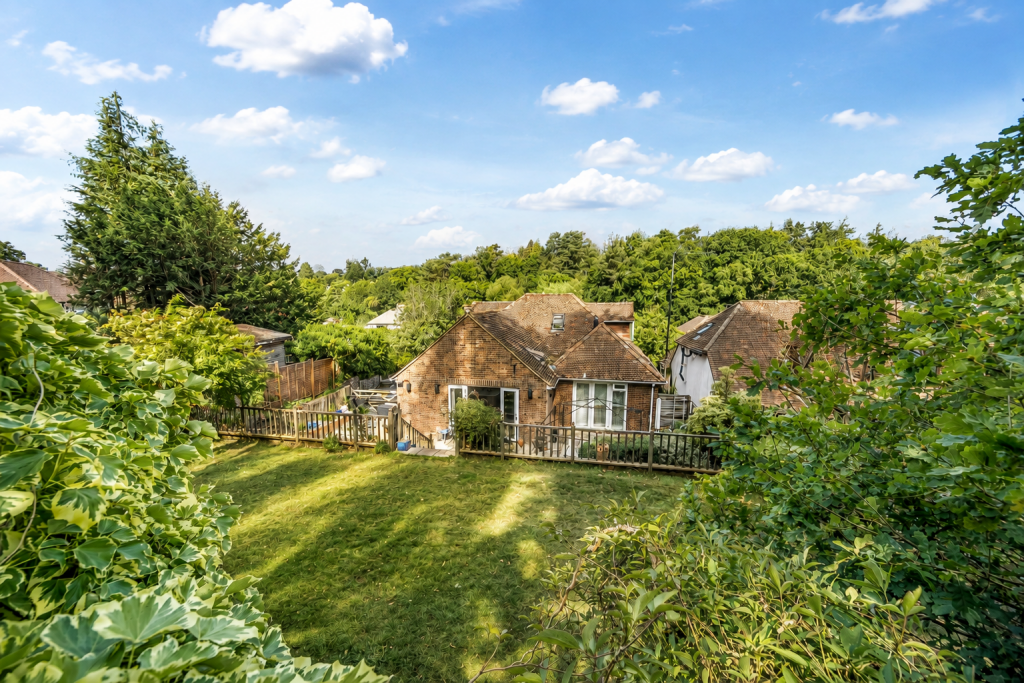 House in Waverley, Boundstone, Farnham - More