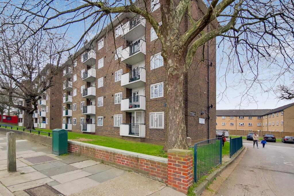 Main image of property: Restons Crescent, London, SE9