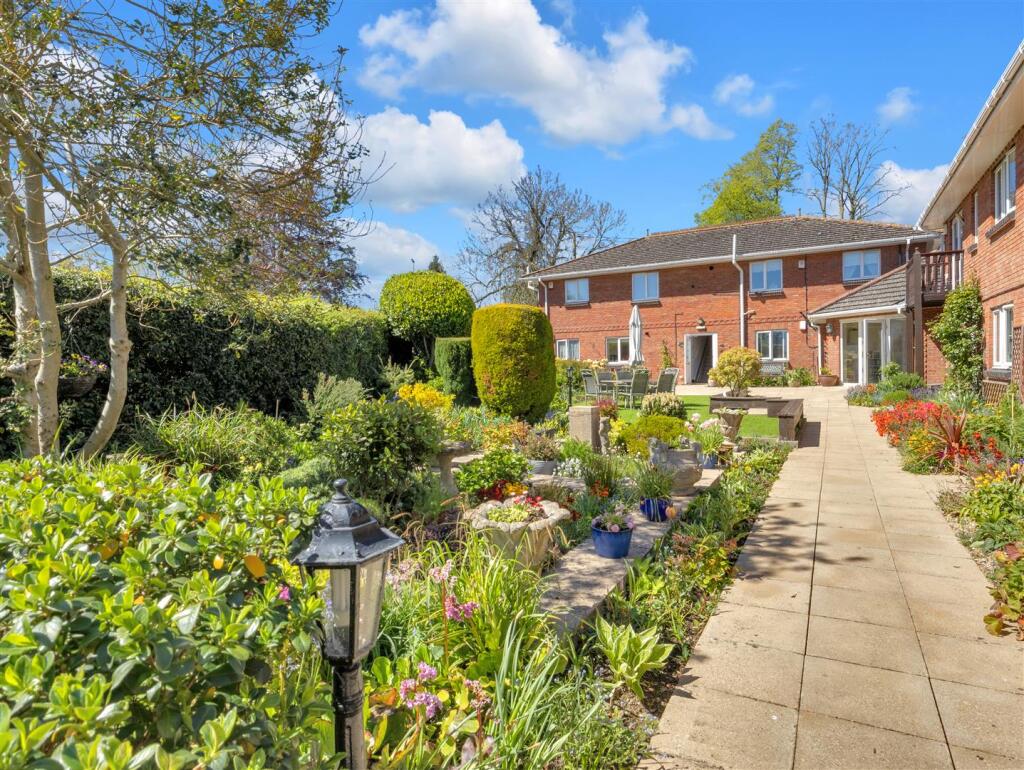 Main image of property: Smeeton Road, Kibworth Beauchamp