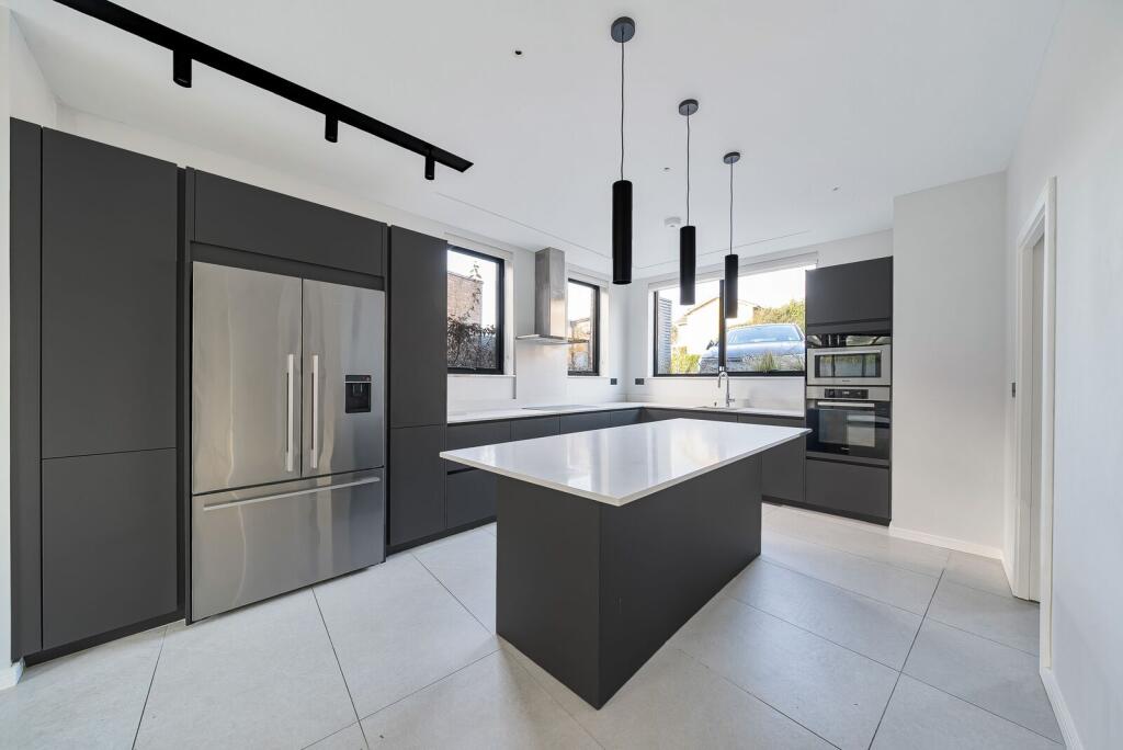 House in London - View 5