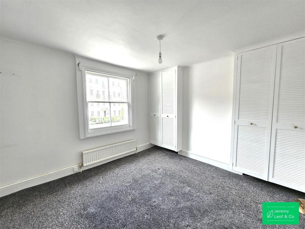 Dixey Cottages, Great North Road, LONDON photo 3