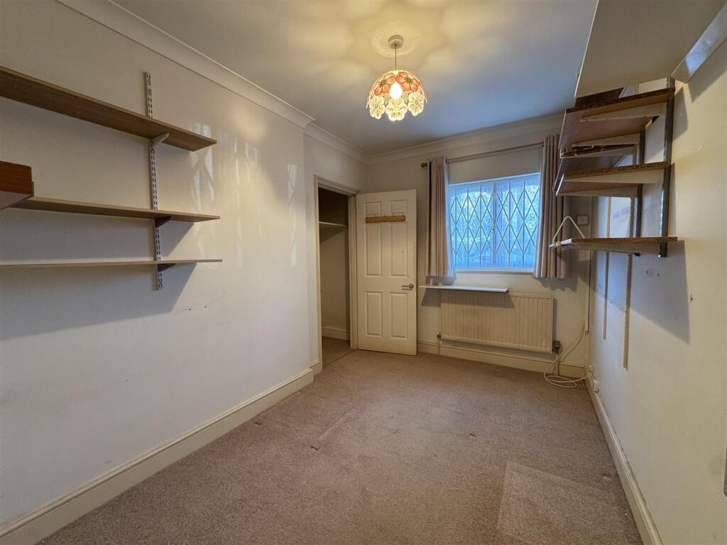 Apartment in Slough - View 5