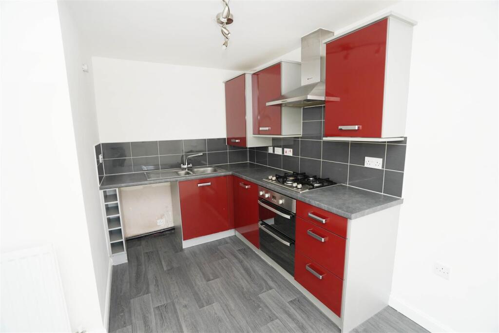 Apartment in Bolton, Daubhill - View 4