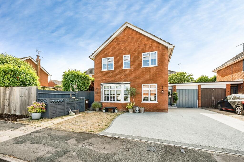 Main image of property: Cottage Grounds, Stone, Aylesbury