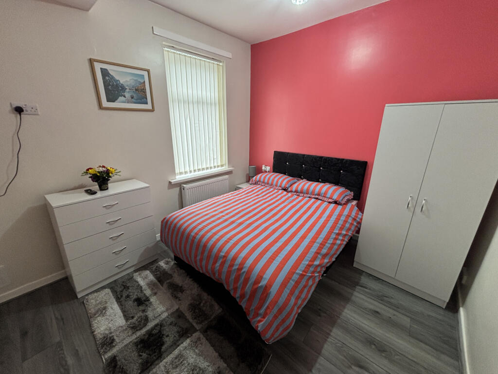 3 bedroom end of terrace house for rent