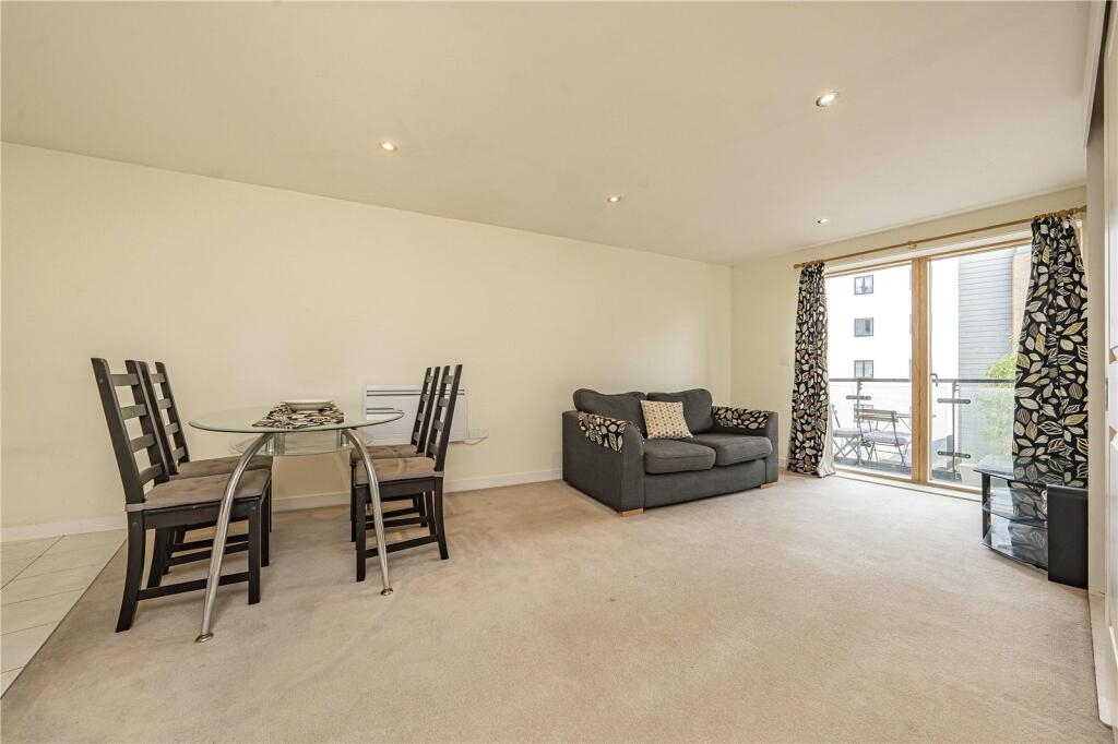 Apartment in London - View 5