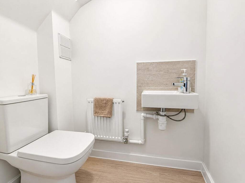 House in Pontyclun, Llanilid - More