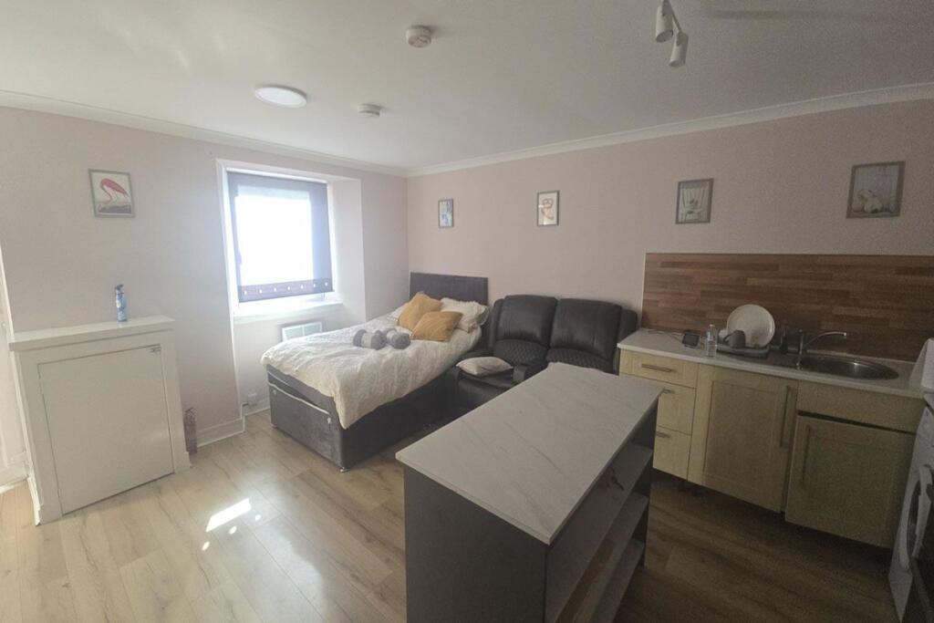 Apartment in Glasgow - View 3