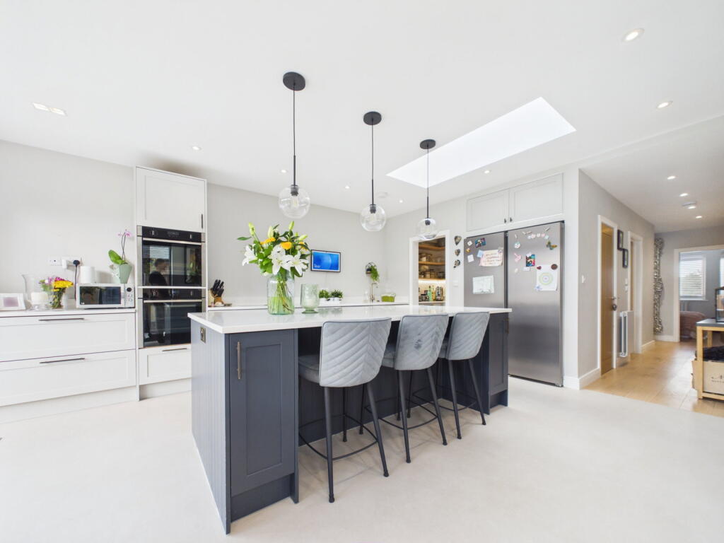 House in Slough, Windsor and Maidenhead - View 5