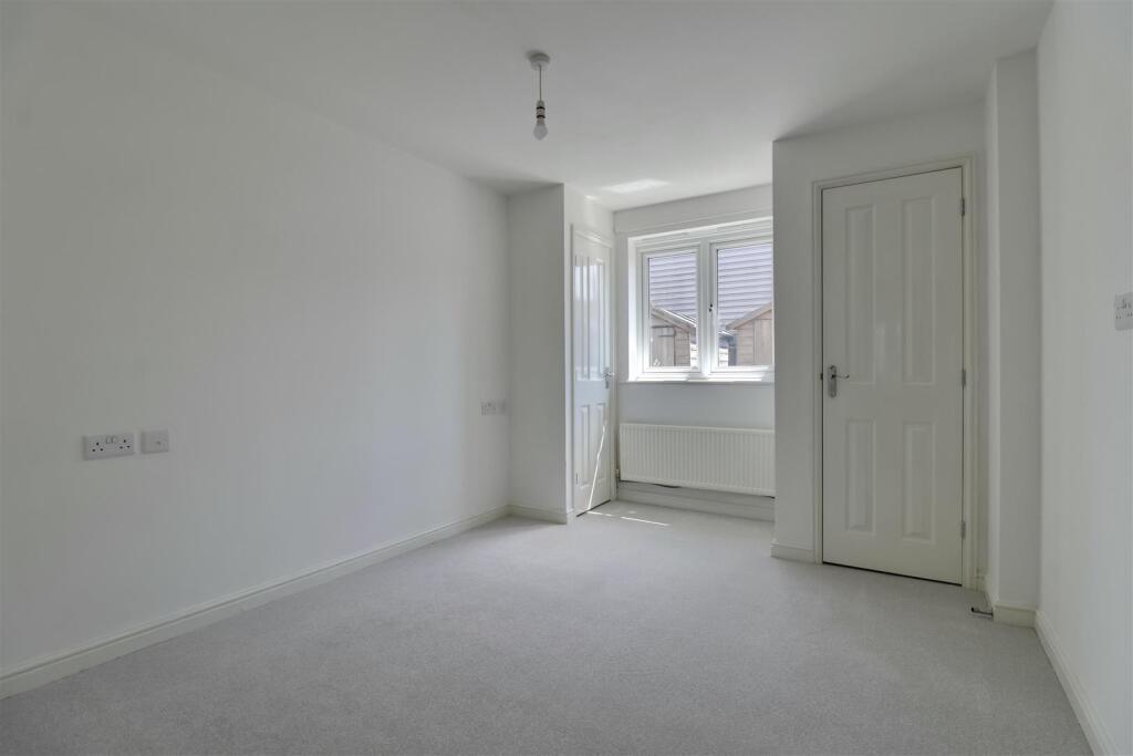 Apartment in Havant, Leigh Park - View 5