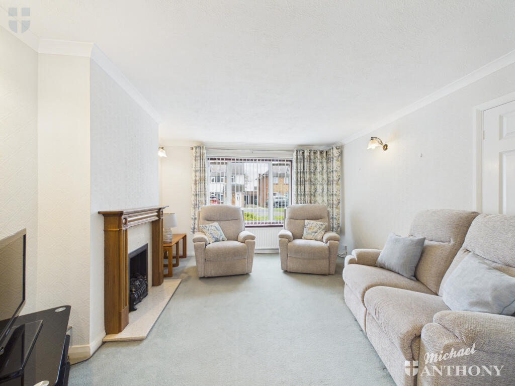House in Aylesbury, Buckinghamshire - View 2