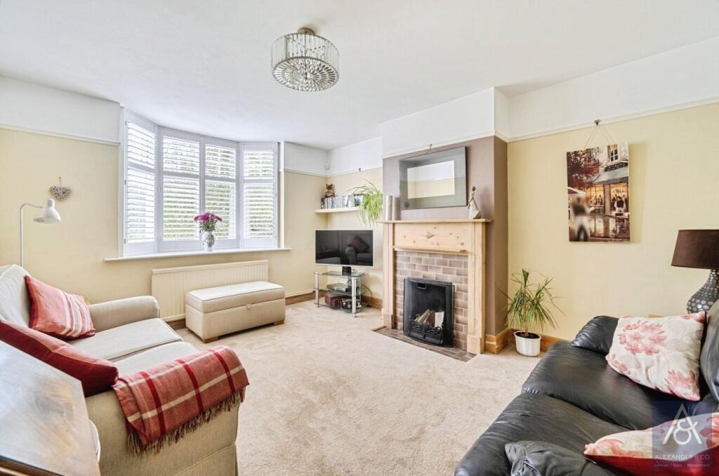 House in Buckingham, Buckinghamshire - View 2