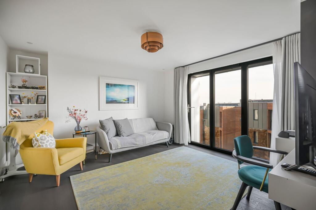 Main image of property: Connaught Gardens, Muswell Hill, N10