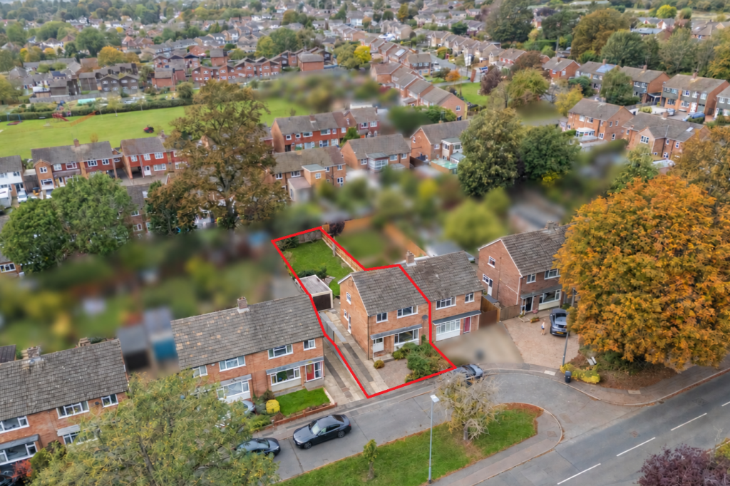 3-bed semi-detached on Great Bowden Road, Market Harborough, LE16 7DF, £350,000